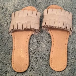 LC Lauren Conrad grey gray sandal shoes